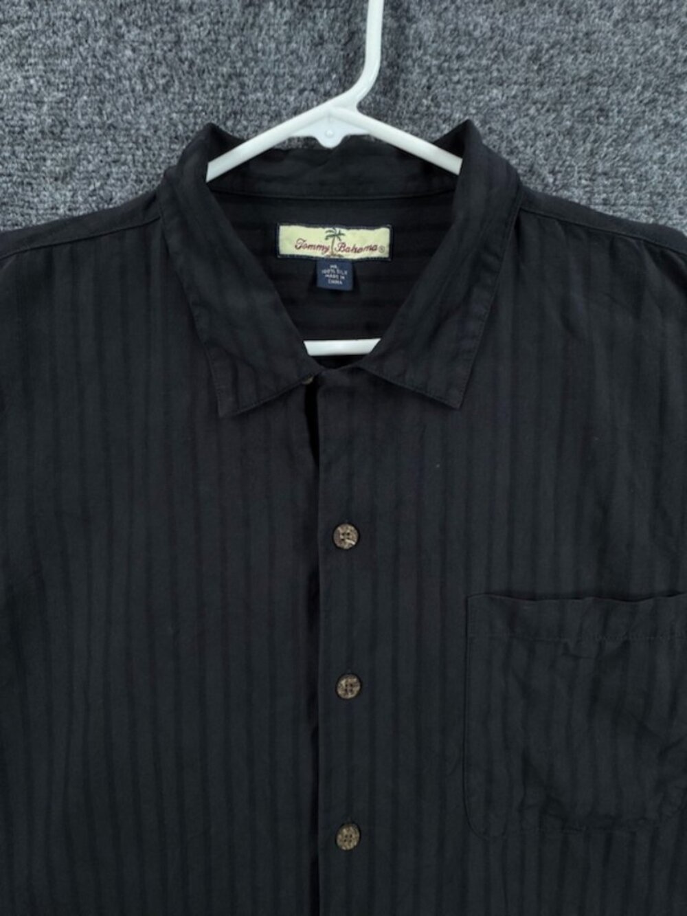 Tommy Bahama XL Striped Men Logo Black Short Sleeve Silk Beach Shirt Hawaiian